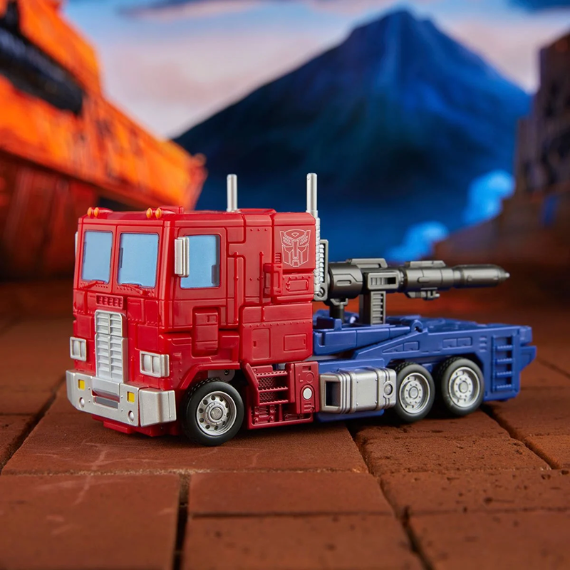 Transformers Studio Series 86-31 Optimus Prime Commander Class Action Figure